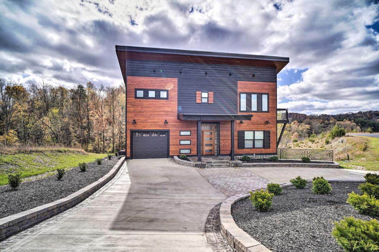 Spacious Sevierville Home With Hot Tub! Exterior photo